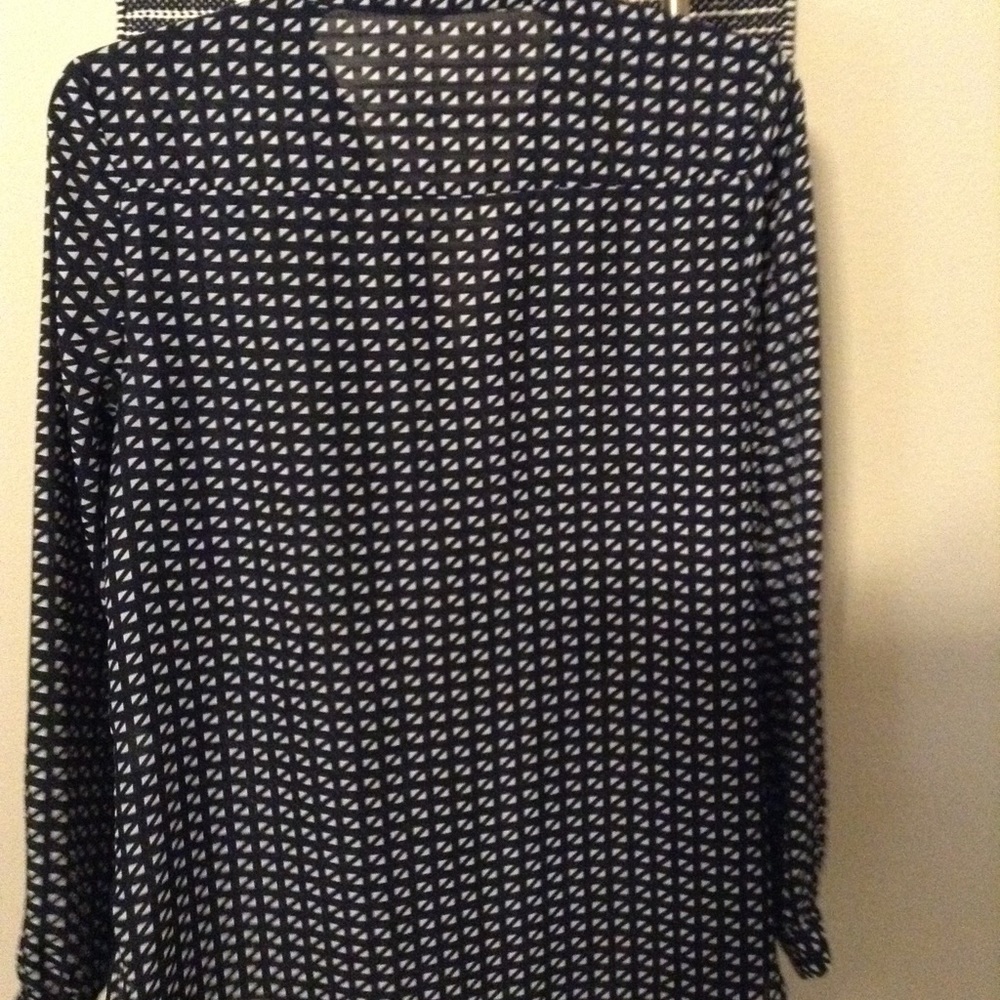 Fun2Fun Carol Blouse - Picture 2 of 5